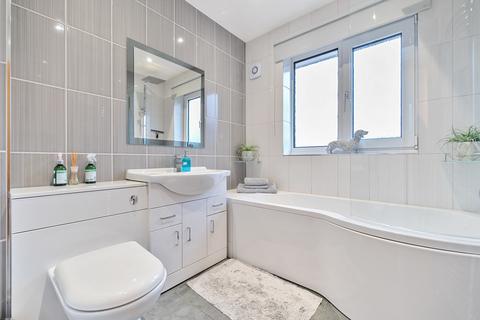 7 Amberley Close, Send, Woking, GU23 7BX