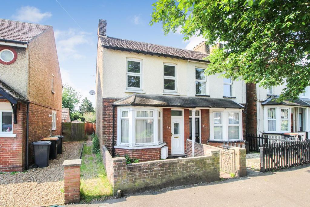 Harrowden Road, Bedford 3 bed semidetached house for sale £230,000