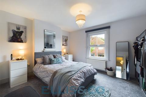 2 bedroom end of terrace house to rent, Uridge Crescent, Tonbridge, Kent, TN10