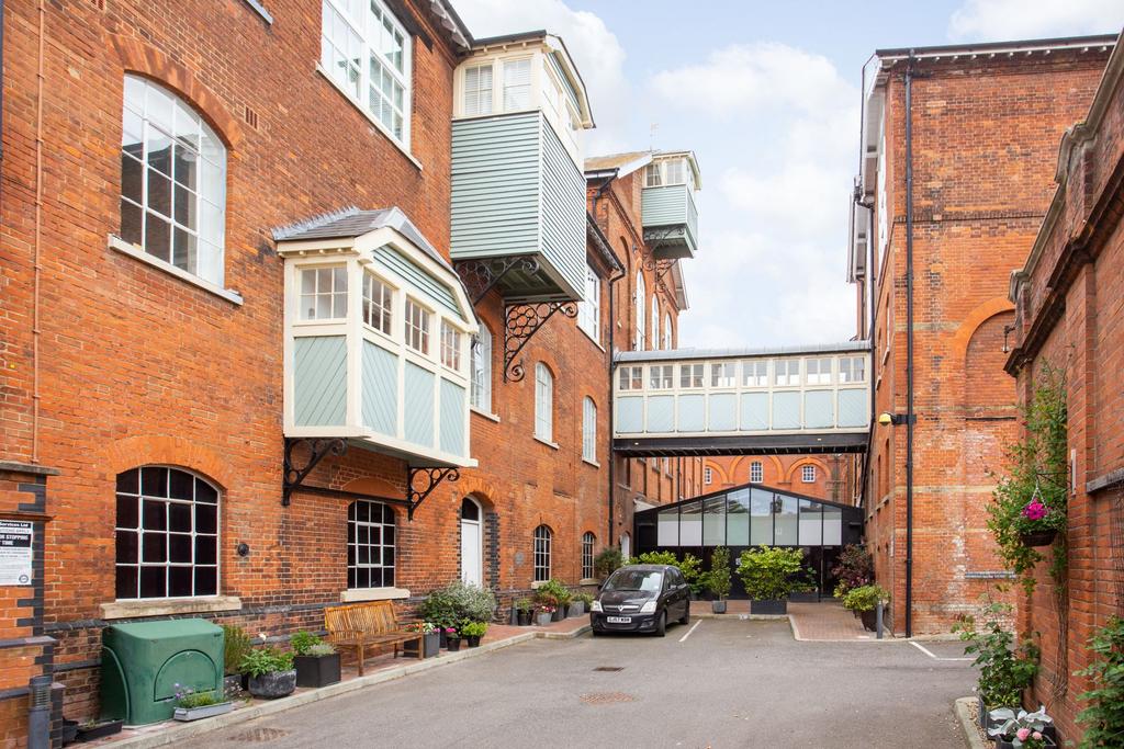 Court Street, Faversham, ME13 3 bed apartment for sale £425,000