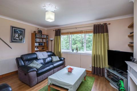 Flat 2/2, 12 Glenkirk Drive, Glasgow, G15 6DH