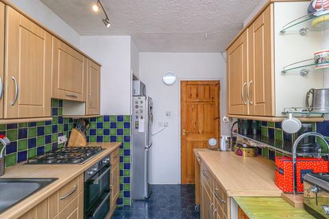 Flat 2/2, 12 Glenkirk Drive, Glasgow, G15 6DH