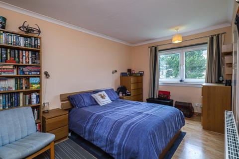 Flat 2/2, 12 Glenkirk Drive, Glasgow, G15 6DH