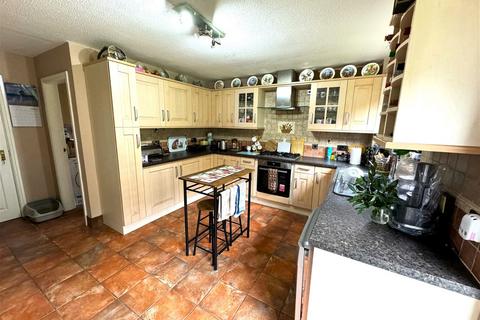 5 bedroom detached house for sale, Bryn Castell, Abergele, Conwy, LL22 8QA
