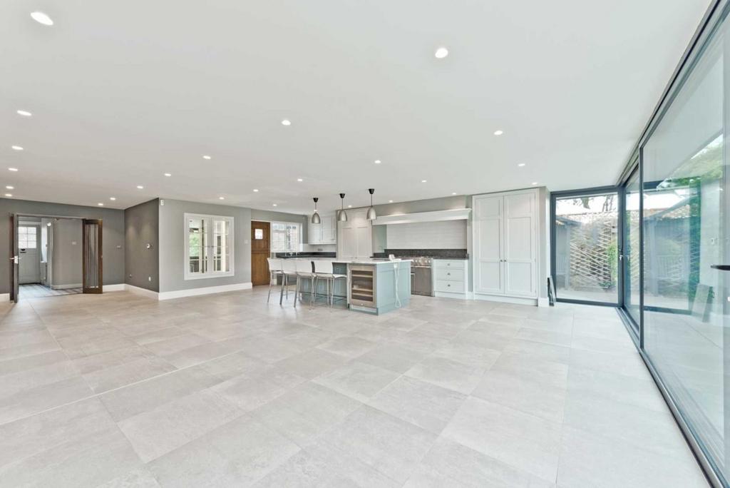 Thorkhill Road, Thames Ditton KT7 3 bed detached house £1,500,000