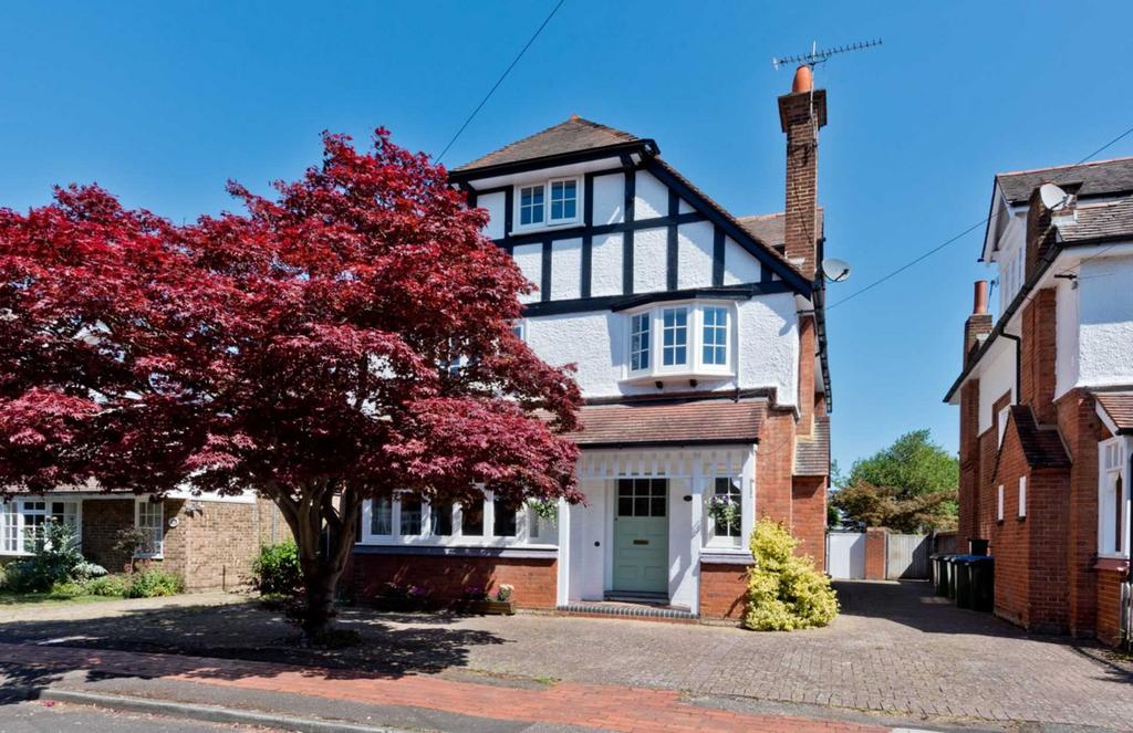 Westville Road, Thames Ditton KT7 6 bed detached house £1,500,000