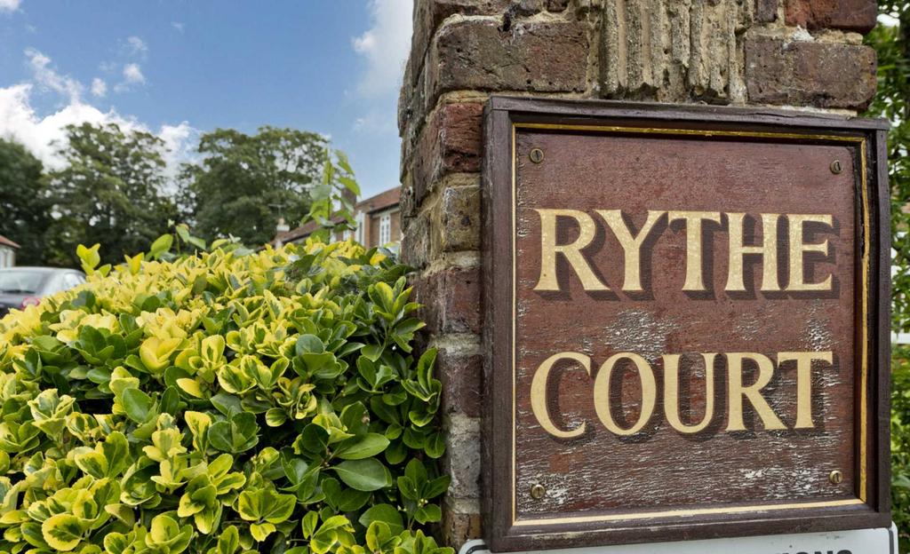 Rythe Court, Thames Ditton KT7 2 bed flat £355,000