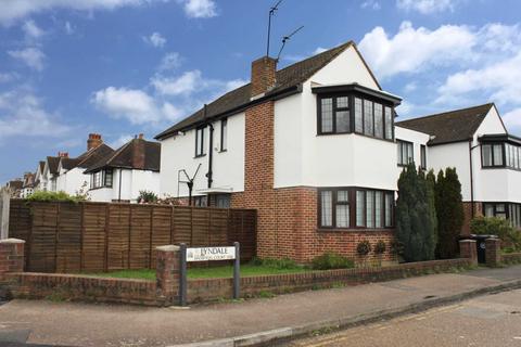 2 bedroom apartment for sale, Lyndale, Thames Ditton KT7