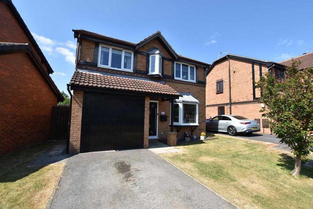 Briarwood, Freckleton, PR4 4 bed detached house for sale £299,950