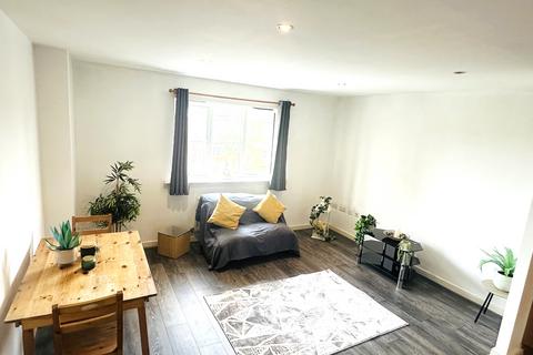 2 bedroom maisonette to rent, Hayes UB3