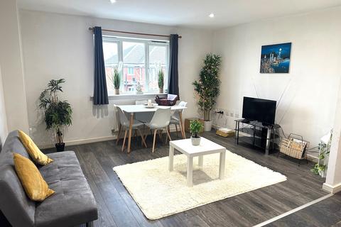 2 bedroom maisonette to rent, Hayes UB3