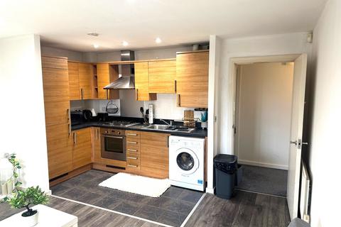 2 bedroom maisonette to rent, Hayes UB3