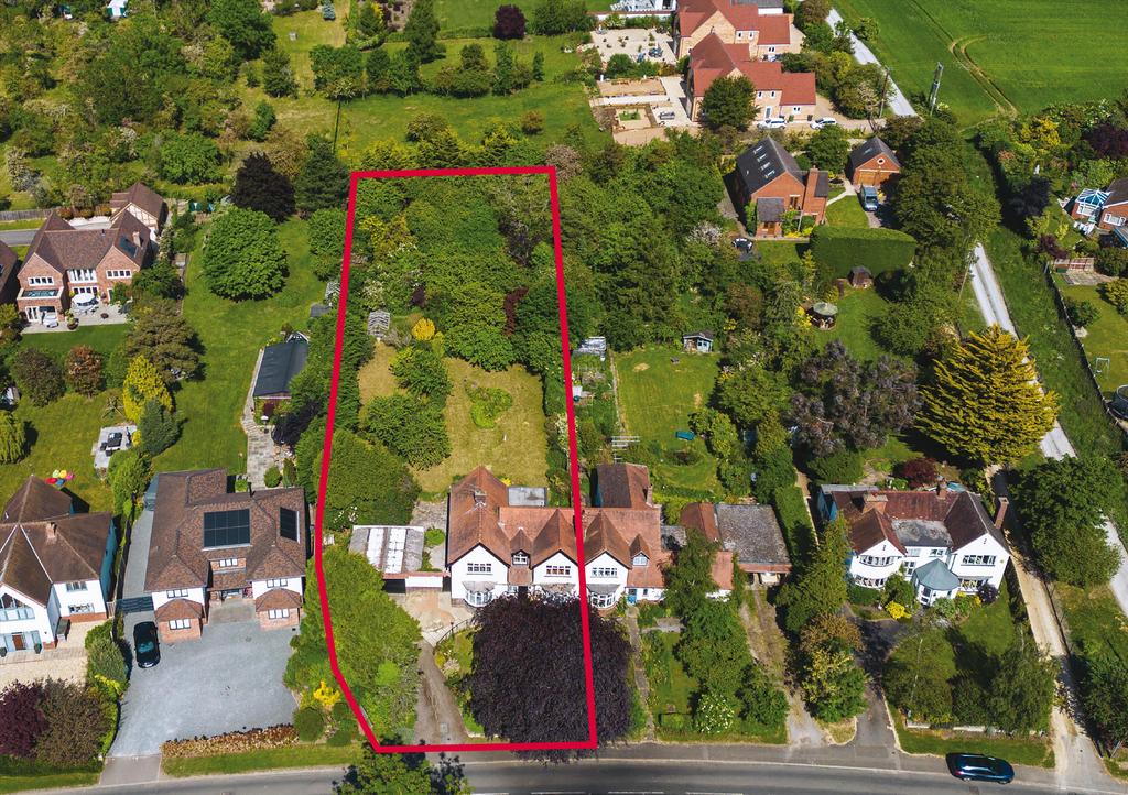 Binton Road, Welfordon Avon, Warwickshire, CV37 5 bed property with