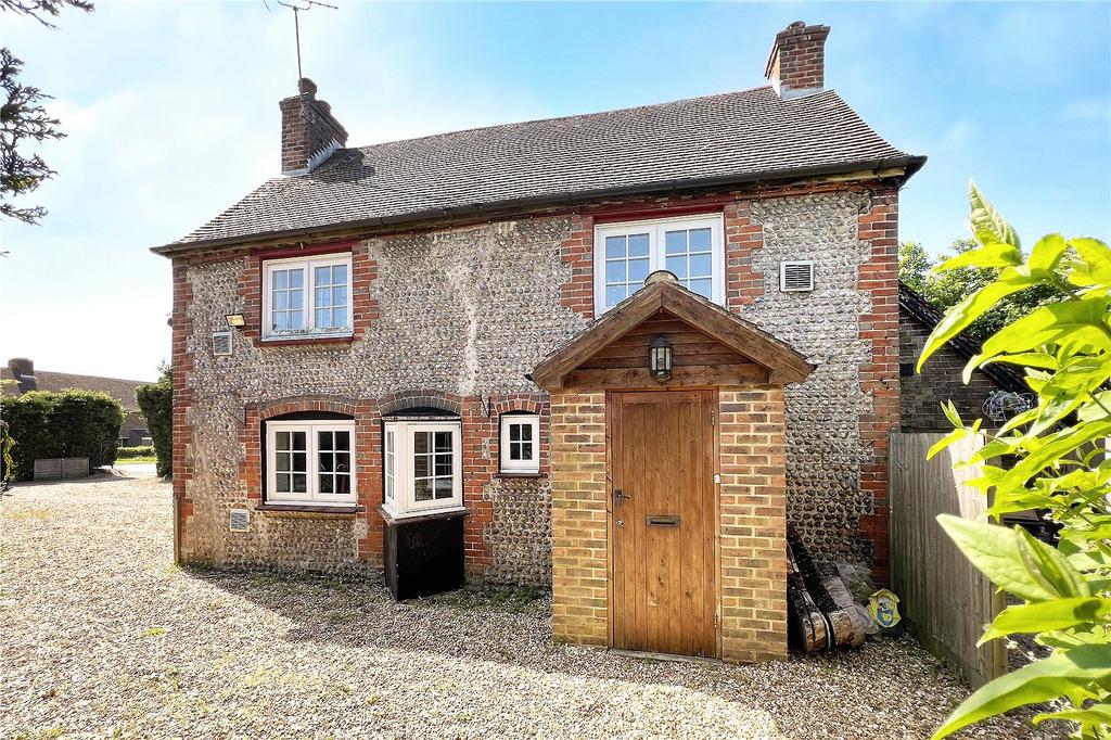 Arundel Road, Poling, Arundel, West Sussex 2 bed detached house £450,000