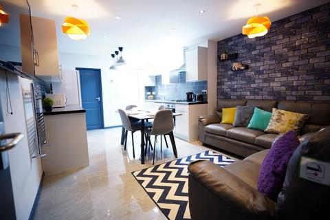 5 bedroom terraced house to rent - Monks Road, Coventry