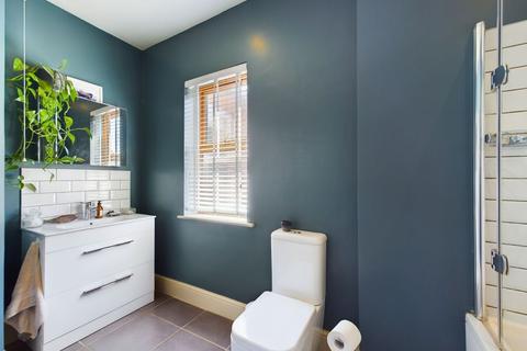 101 Cedar Road, Northampton, NN1 4RW
