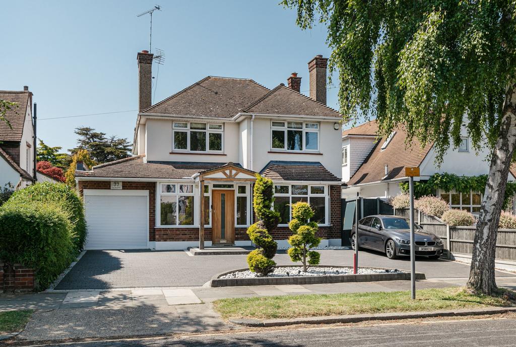 The Broadway, Thorpe Bay, SS1 4 bed detached house for sale £1,150,000