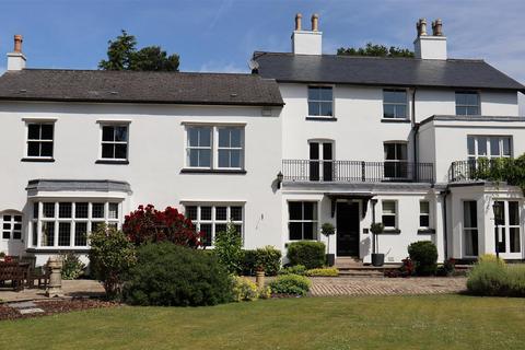 7 bedroom detached house for sale