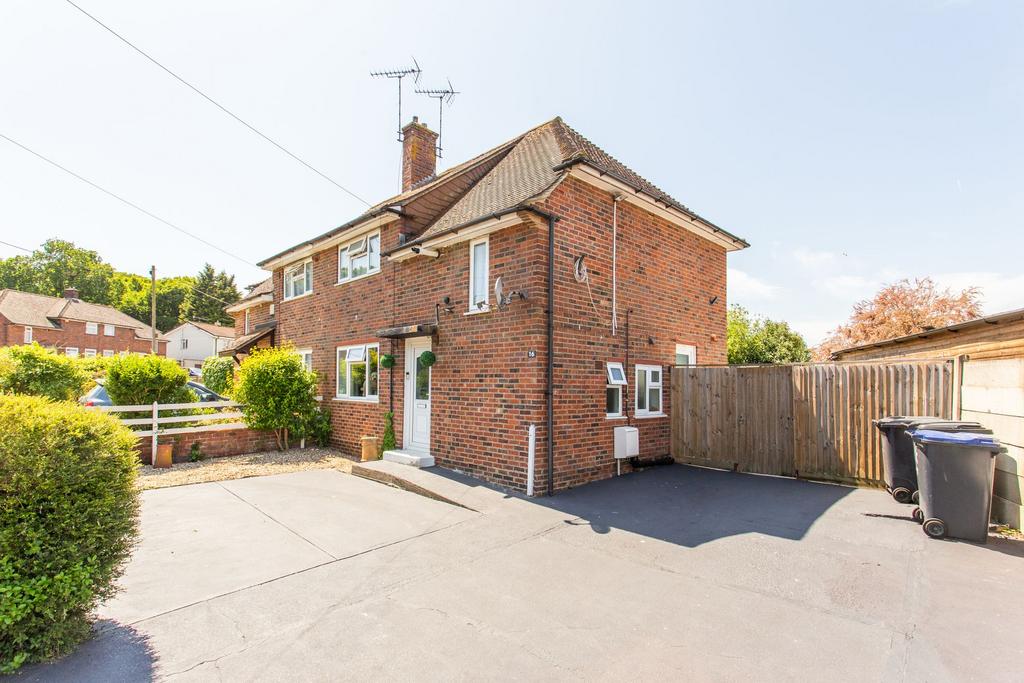 Dickens Avenue, Canterbury, CT1 3 bed semidetached house for sale £