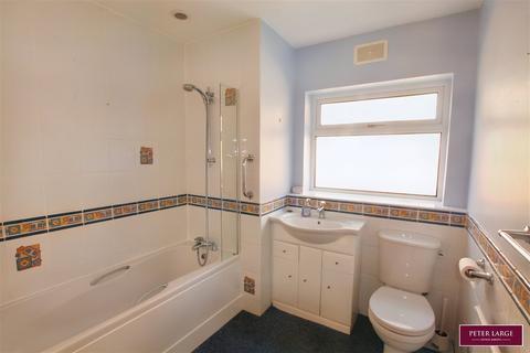 14 Clayton Drive, Prestatyn, LL19 9RW