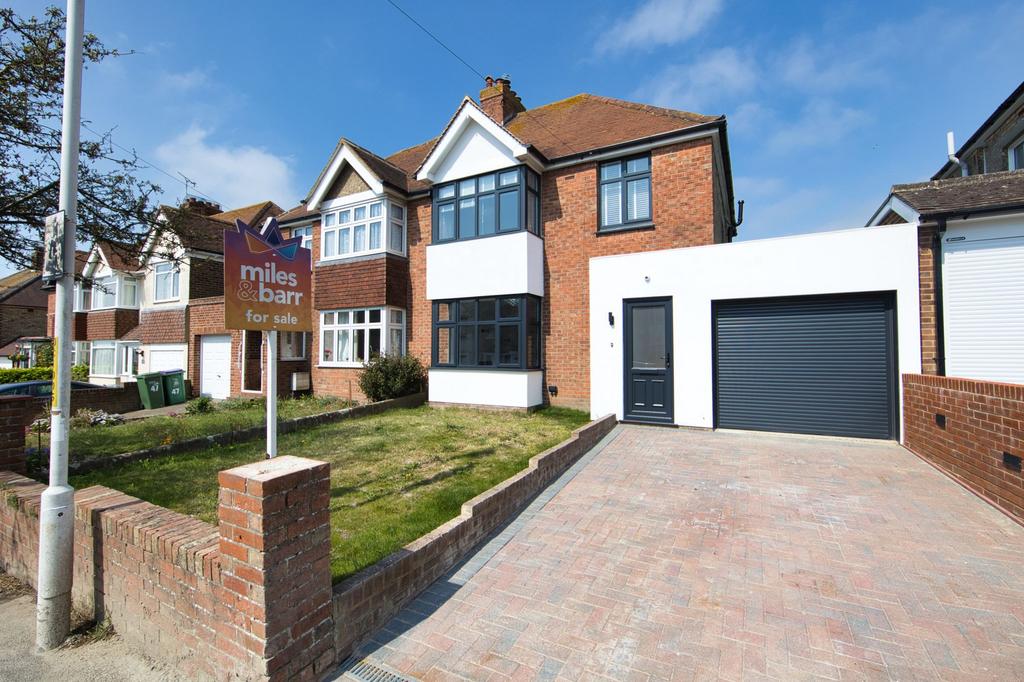Dolphins Road, Folkestone, CT19 4 bed semidetached house for sale £