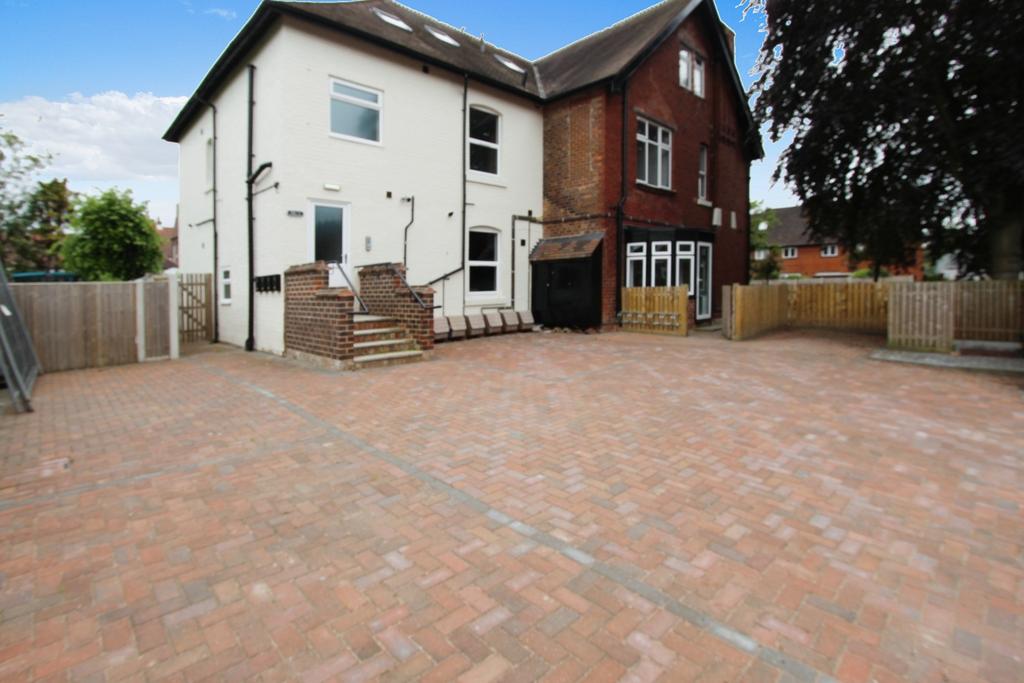 Derby Road, Long Eaton, NG10 2 bed apartment for sale £260,000