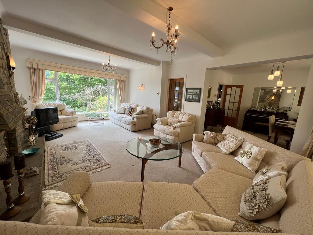 Buckland Drive Pentre Pentre 4 bed detached house for sale £385,000