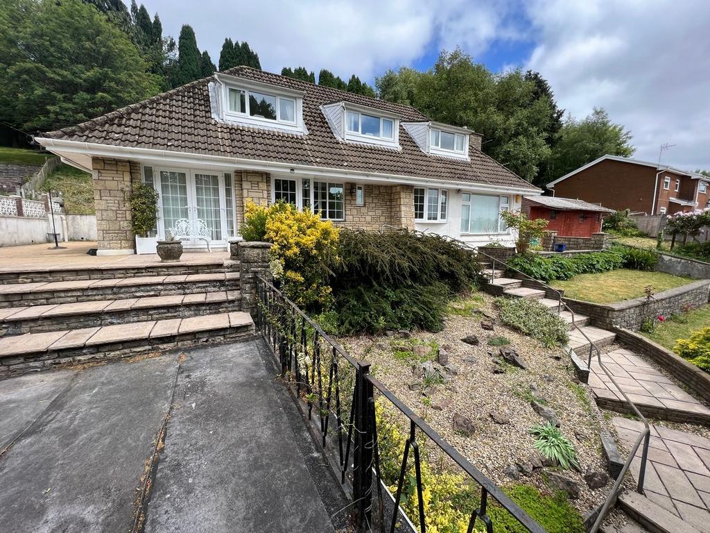 Buckland Drive Pentre Pentre 4 bed detached house £369,950