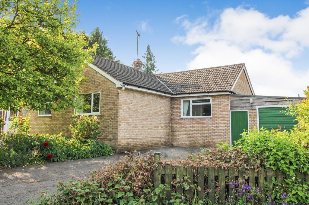 Presteigne Powys LD8 2LB 3 bed bungalow for sale £300,000