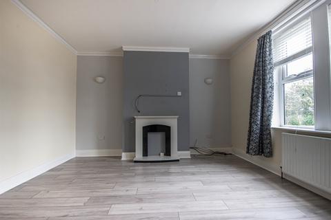 3 bedroom end of terrace house to rent, West Avenue, Forest Hall, Newcastle upon Tyne, Tyne and Wear, NE12