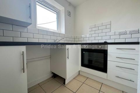 1 bedroom apartment to rent, High Street, Marton