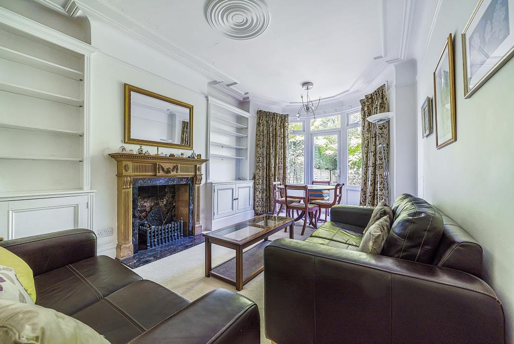 Holmwood Gardens, Finchley, N3 2 bed flat for sale £550,000