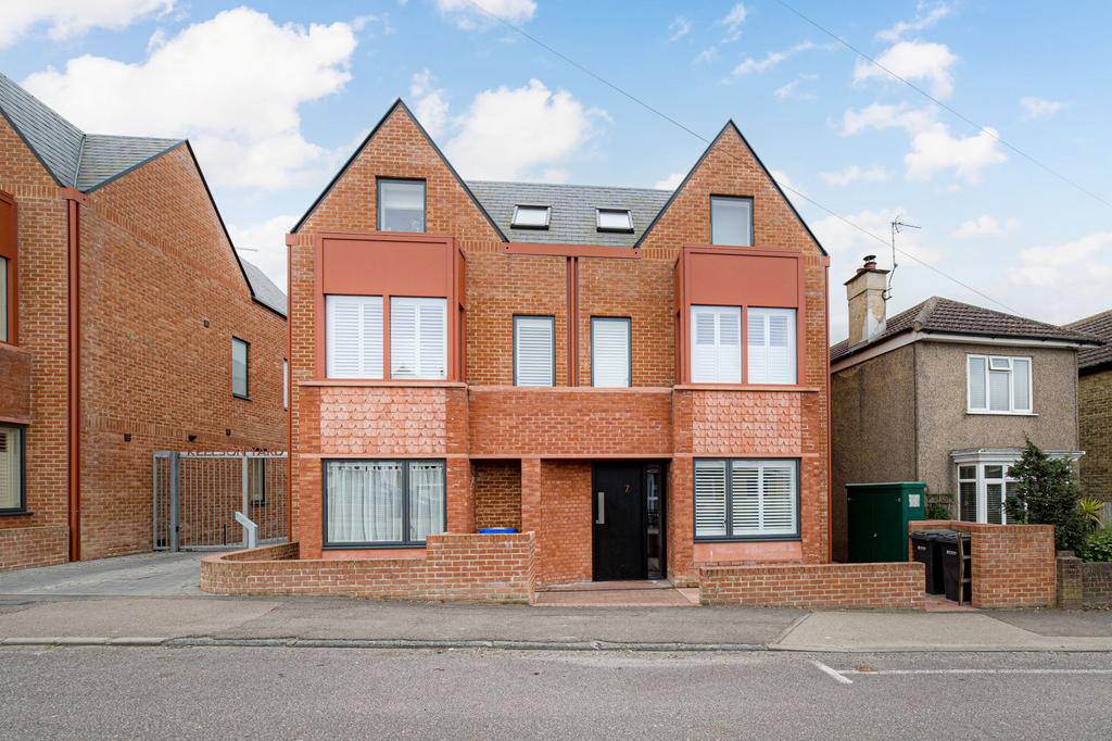 Teynham Road, Whitstable, CT5 2 bed flat for sale £270,000