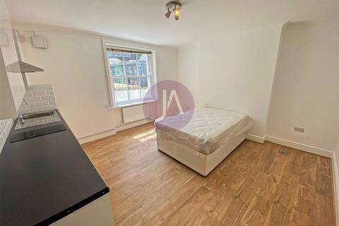 Studio to rent, Belsize Road, South Hampstead, London, NW6