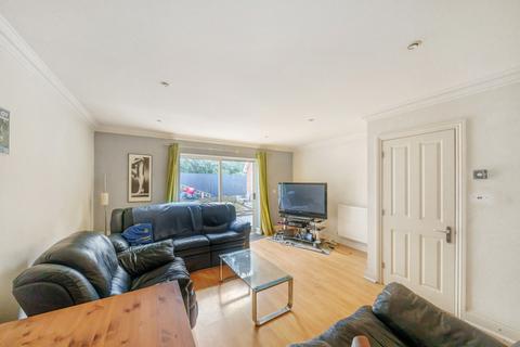 3 bedroom semi-detached house for sale - Falconer Road, Fleet, Hampshire, GU51