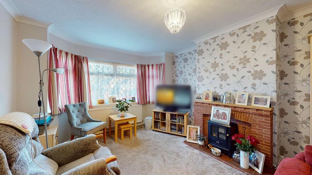 Gloucester Avenue, Broadstairs, CT10 2 bed semidetached bungalow £