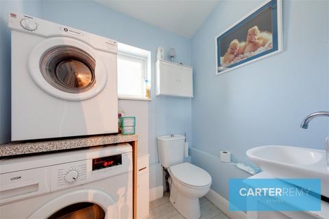 10 Crescent Avenue, Grays, RM17 6AZ