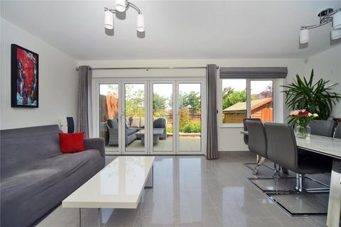 17 Covey Road, Worcester Park, KT4 8RA