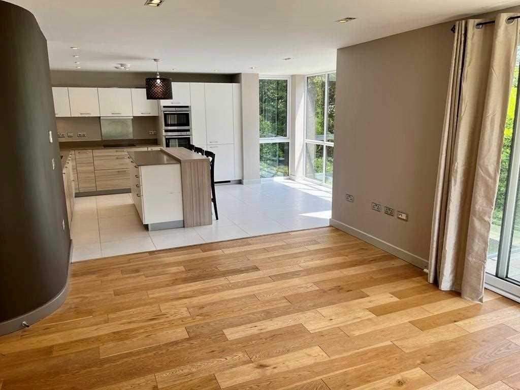 Lounge to kitchen