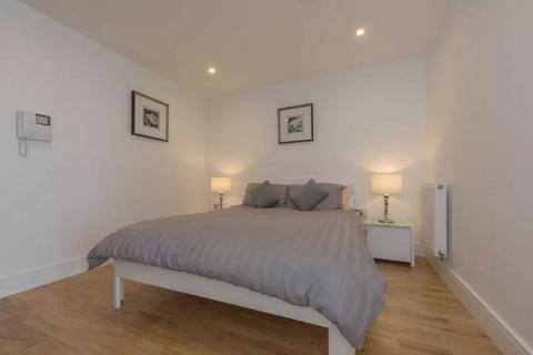 Studio to rent, Distillery Tower, 1 Mill Lane, Deptford, Greenwich, London, SE8