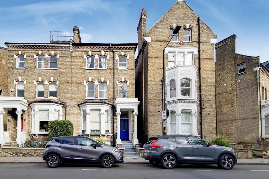 Edith Road, London, Greater London, W14 2 bed apartment £725,000