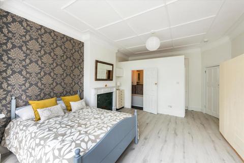 3 bedroom flat for sale, Great North Road, Highgate, N6