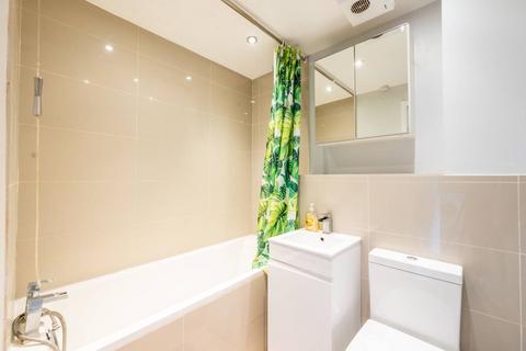 276 Heathfield Drive, Mitcham, CR4 3RJ