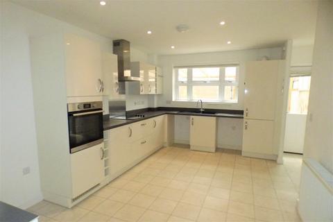 3 bedroom semi-detached house to rent, Delightful Semi detached 3 bedroom