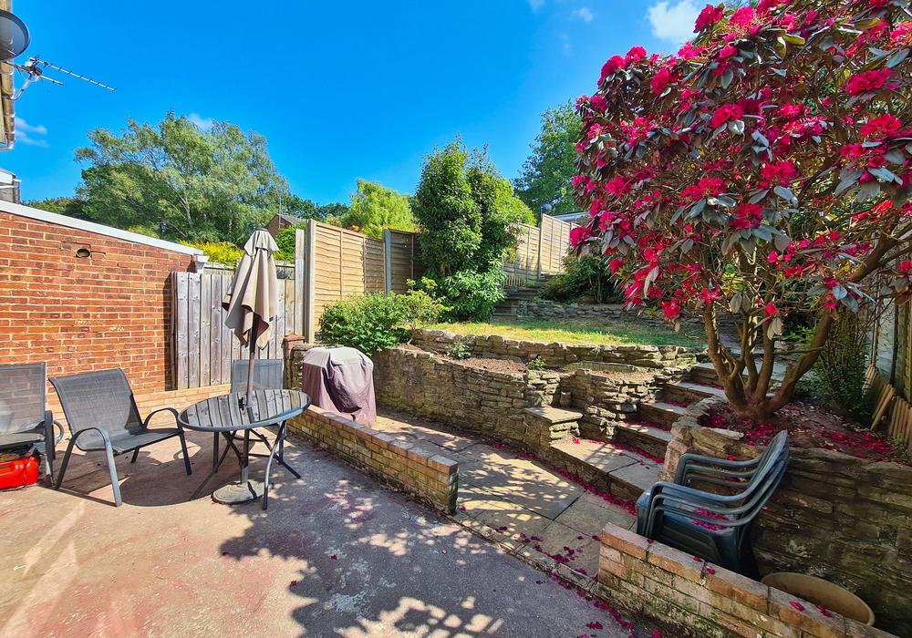 Oakwood Drive, Southampton SO16 3 bed terraced house £285,000