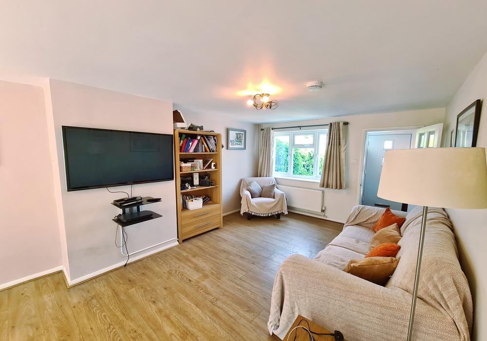 Oakwood Drive, Southampton SO16 3 bed terraced house £285,000