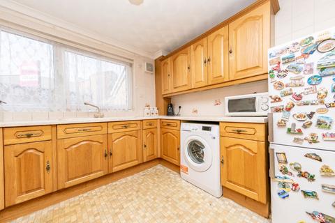116 Cottingley Approach, Leeds, LS11 0HH
