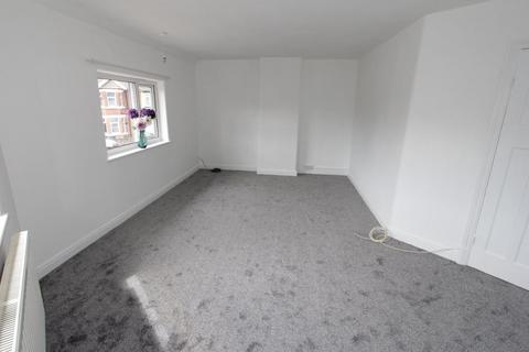 2 bedroom flat to rent, Walden Avenue, Stafford, ST16 1NG