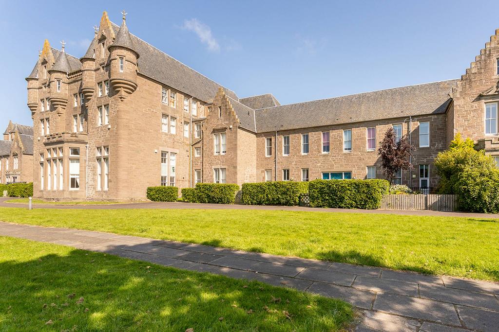 39 North Road, Liff, Dundee, DD2 5SQ 3 bed terraced house for sale £