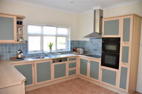 3 bedroom detached bungalow for sale, Fynnon Wen, Waungiach, Llechryd